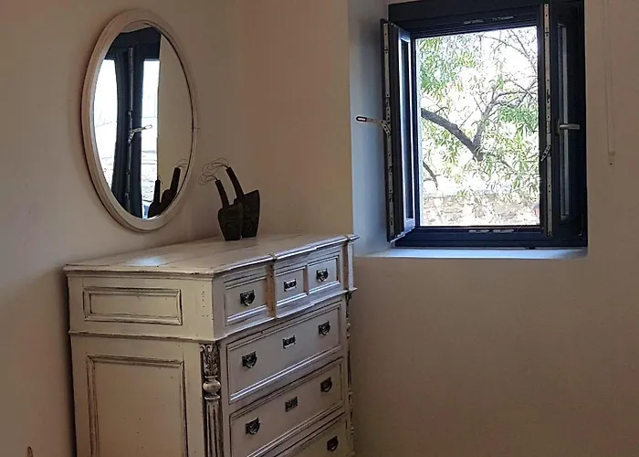 1875 Panoramic Stone House Prázdninový dům *