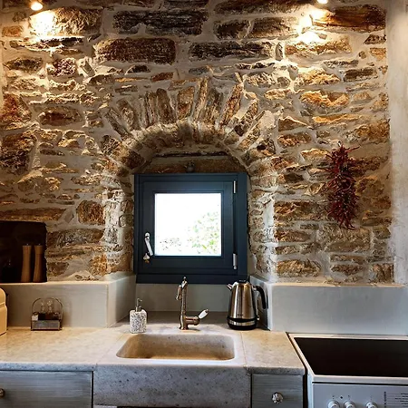 1875 Panoramic Stone House * Φιλώτι